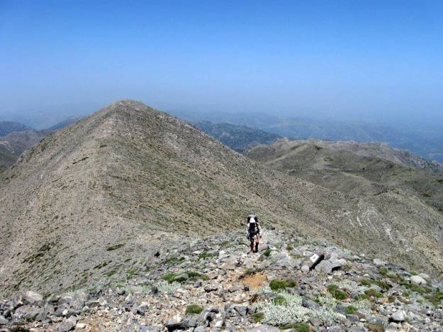 Trekking up Melindaou