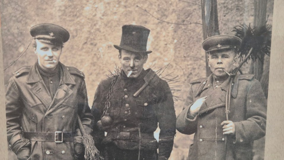 A young Bruce Springsteen with Soviet friends at Lutherstadt-Wittenberg!